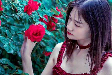 （寻味中华｜非遗）千丝万缕织锦绣 草原华裳叙史诗